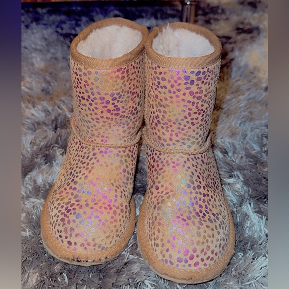 UGG BOOTS - Picture 2 of 2
